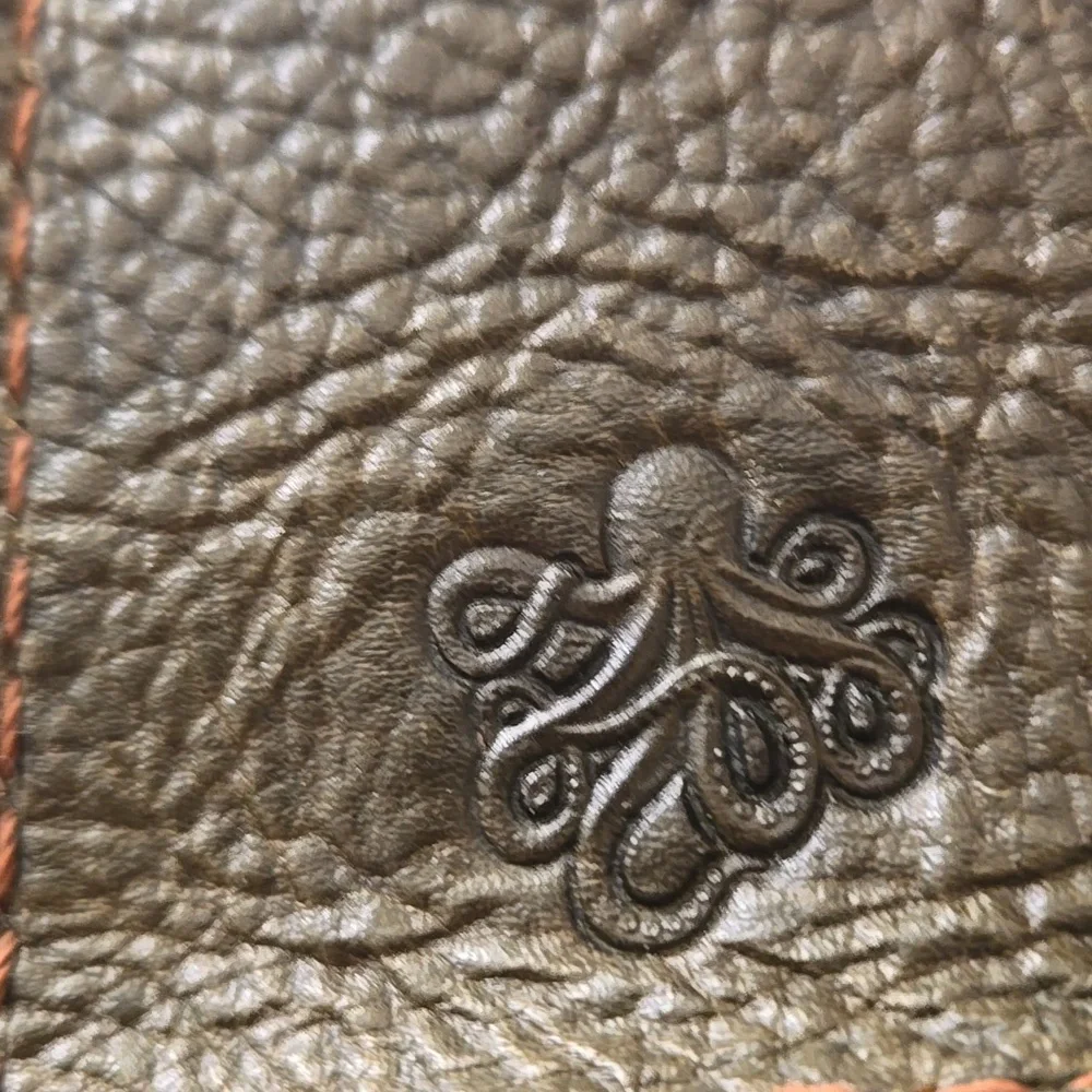 Vintage Leather Backpack - Picture 12 of 12